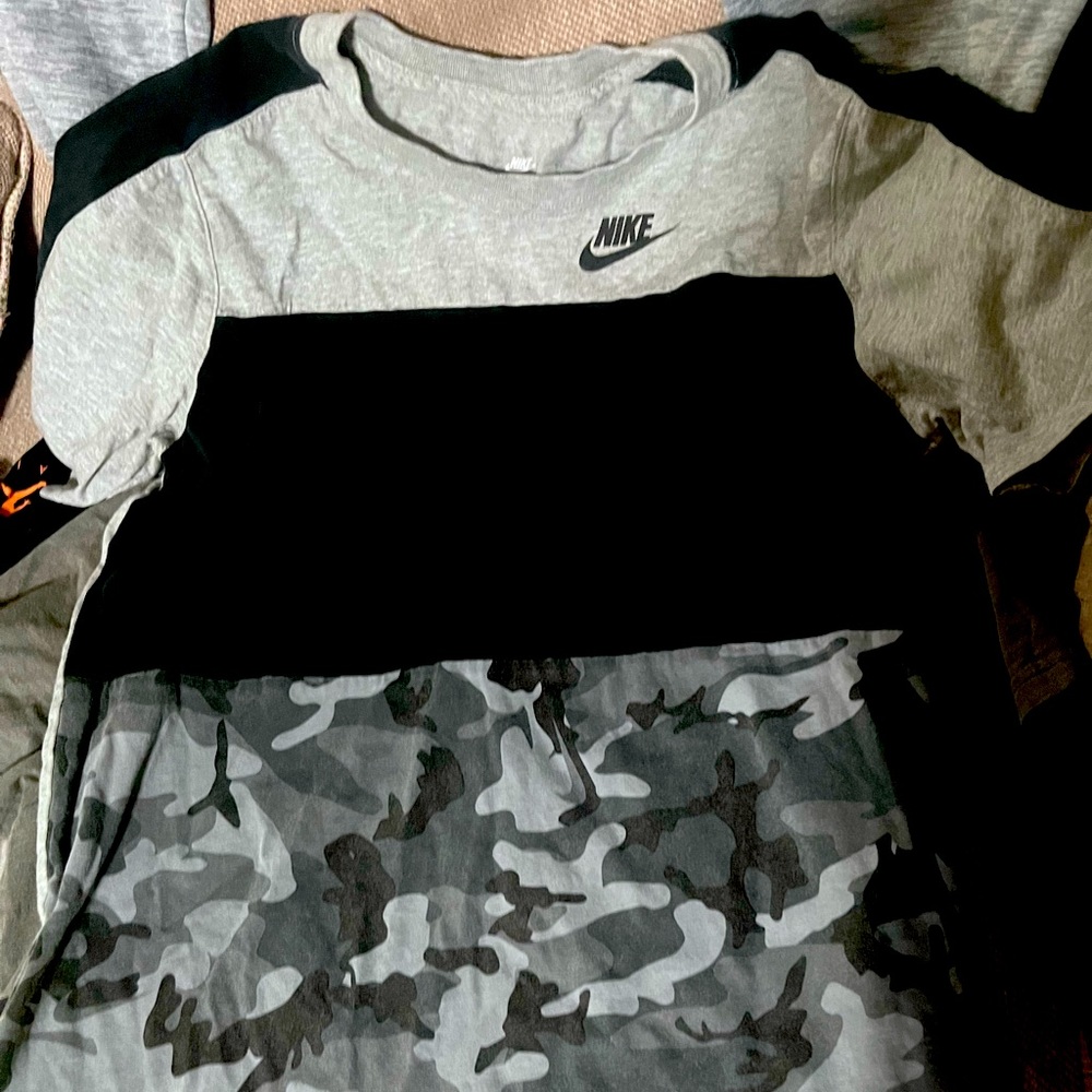 Boys Nike Tee